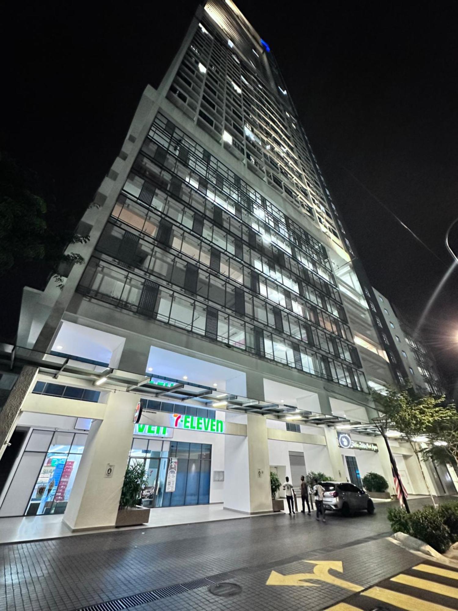 The Luxe Infinitum Klcc By Sahara Apartment Kuala Lumpur Exterior photo